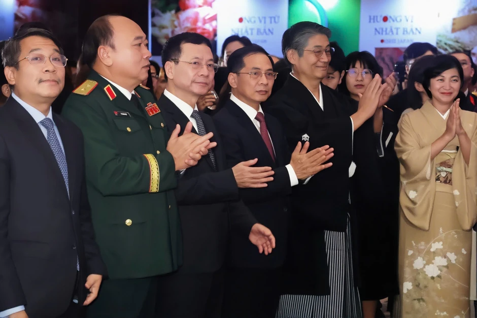 Lễ kỷ niệm 66 năm Ngày sinh Nhật hoàng: Thắt chặt quan hệ Việt - Nhật Lễ kỷ niệm 66 năm Ngày sinh Nhật hoàng: Thắt chặt quan hệ Việt - Nhật