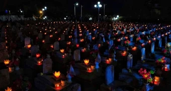 Lễ thắp nến tri ân tại Nghĩa trang Liệt sĩ Việt-Lào