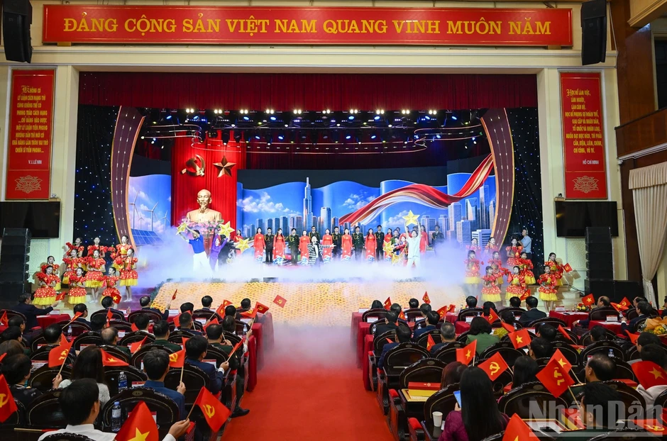 Lễ trao giải Cuộc thi chính luận về bảo vệ nền tảng tư tưởng của Đảng, lần thứ sáu, năm 2026 Lễ trao giải Cuộc thi chính luận về bảo vệ nền tảng tư tưởng của Đảng, lần thứ sáu, năm 2026