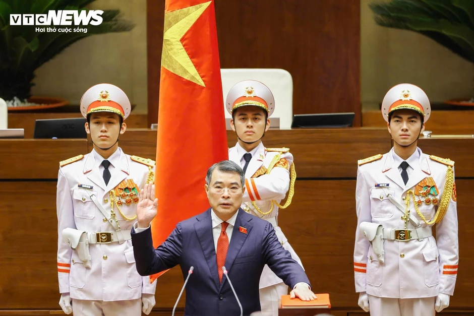Lễ tuyên thệ và phát biểu nhậm chức của Thủ tướng Lê Minh Hưng Lễ tuyên thệ và phát biểu nhậm chức của Thủ tướng Lê Minh Hưng