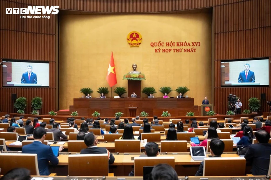 Lễ tuyên thệ và phát biểu nhậm chức của Thủ tướng Lê Minh Hưng Lễ tuyên thệ và phát biểu nhậm chức của Thủ tướng Lê Minh Hưng