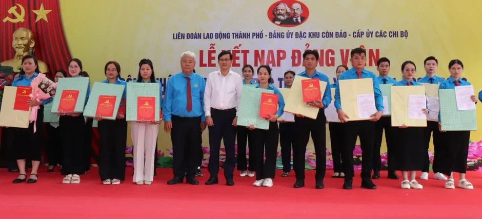 Lời thề dưới cờ Đảng Lời thề dưới cờ Đảng