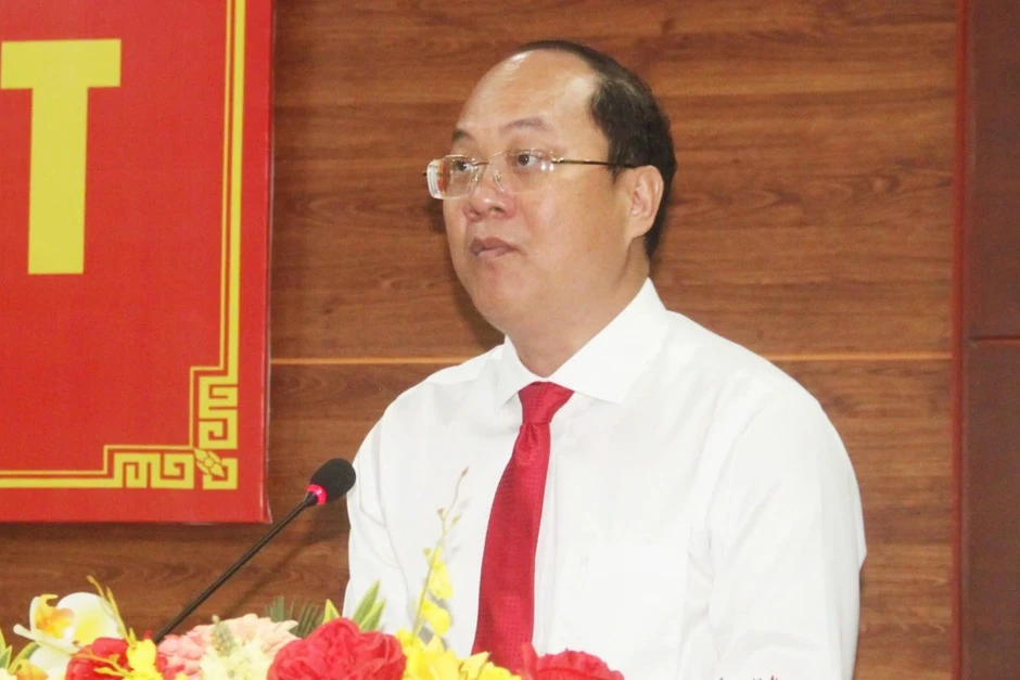 Lựa chọn người có năng lực, uy tín, dám nghĩ, dám làm, dám chịu trách nhiệm Lựa chọn người có năng lực, uy tín, dám nghĩ, dám làm, dám chịu trách nhiệm