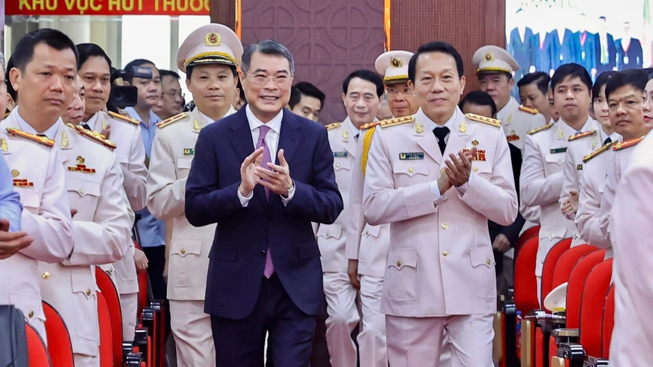 Lực lượng Cảnh sát hình sự tiếp tục lập nhiều chiến công xuất sắc, bảo vệ cuộc sống bình yên của nhân dân Lực lượng Cảnh sát hình sự tiếp tục lập nhiều chiến công xuất sắc, bảo vệ cuộc sống bình yên của nhân dân