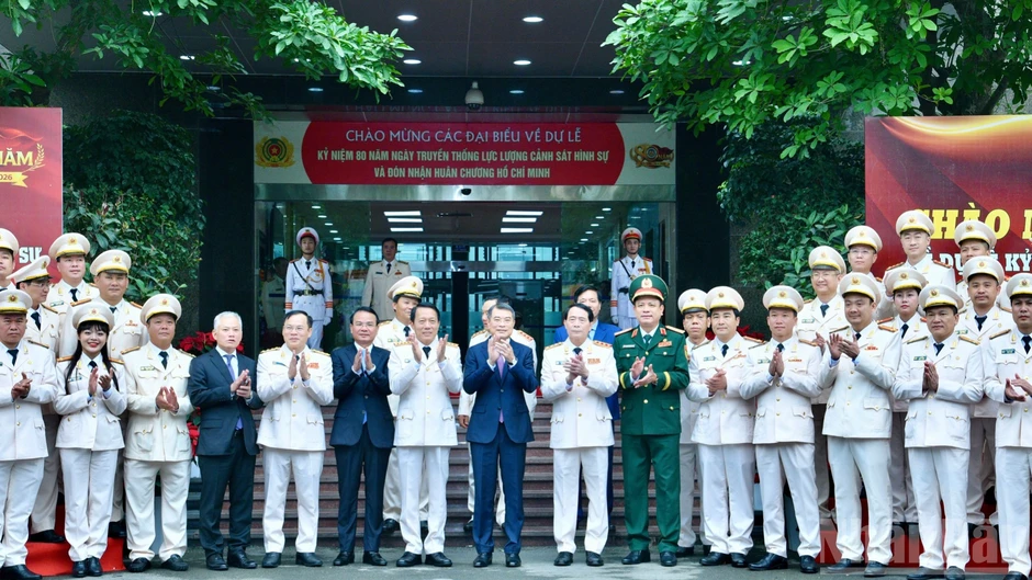 Lực lượng Cảnh sát hình sự tiếp tục lập nhiều chiến công xuất sắc, bảo vệ cuộc sống bình yên của nhân dân Lực lượng Cảnh sát hình sự tiếp tục lập nhiều chiến công xuất sắc, bảo vệ cuộc sống bình yên của nhân dân