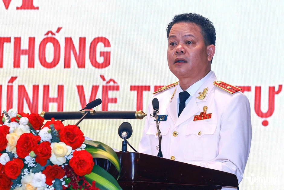 Lực lượng Cảnh sát Quản lý hành chính về TTXH đón nhận Huân chương Hồ Chí Minh Lực lượng Cảnh sát Quản lý hành chính về TTXH đón nhận Huân chương Hồ Chí Minh