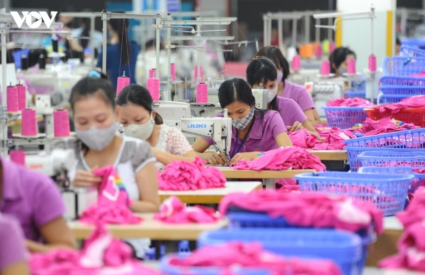 Lương tối thiểu vùng 2027: Công đoàn đề xuất tăng 8,5%-9,8%, DN chỉ muốn tăng 5% Lương tối thiểu vùng 2027: Công đoàn đề xuất tăng 8,5%-9,8%, DN chỉ muốn tăng 5%