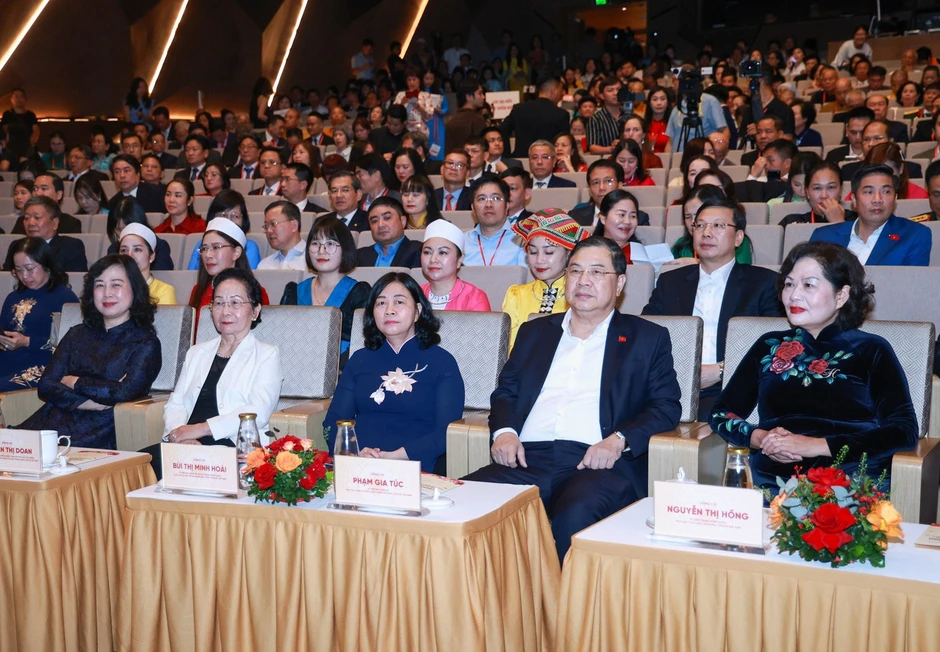 Mặt trận Tổ quốc tiếp nhận đăng ký ủng hộ gần 367 tỷ đồng chăm lo cho người nghèo Mặt trận Tổ quốc tiếp nhận đăng ký ủng hộ gần 367 tỷ đồng chăm lo cho người nghèo
