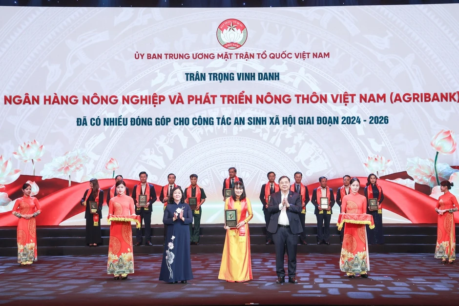 Mặt trận Tổ quốc tiếp nhận đăng ký ủng hộ gần 367 tỷ đồng chăm lo cho người nghèo Mặt trận Tổ quốc tiếp nhận đăng ký ủng hộ gần 367 tỷ đồng chăm lo cho người nghèo