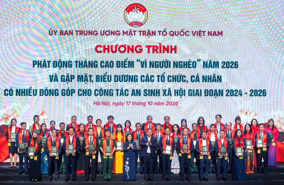 Mặt trận Tổ quốc tiếp nhận đăng ký ủng hộ gần 367 tỷ đồng chăm lo cho người nghèo Mặt trận Tổ quốc tiếp nhận đăng ký ủng hộ gần 367 tỷ đồng chăm lo cho người nghèo