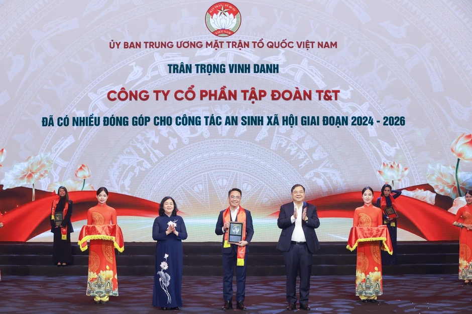 Mặt trận Tổ quốc tiếp nhận đăng ký ủng hộ gần 367 tỷ đồng chăm lo cho người nghèo Mặt trận Tổ quốc tiếp nhận đăng ký ủng hộ gần 367 tỷ đồng chăm lo cho người nghèo