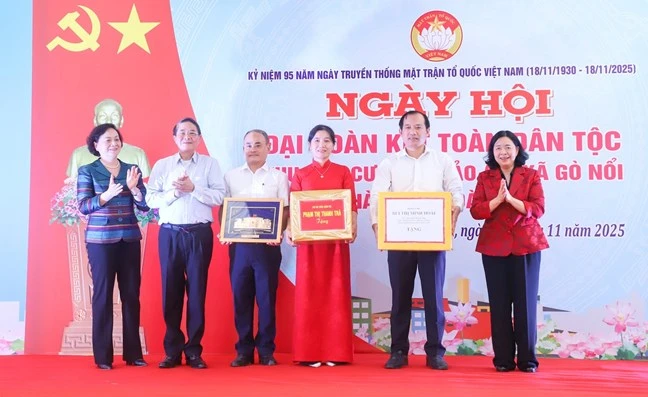 Mặt trận Tổ quốc Việt Nam - Nòng cốt trong tập hợp, đoàn kết và phát huy vai trò của nhân dân Mặt trận Tổ quốc Việt Nam - Nòng cốt trong tập hợp, đoàn kết và phát huy vai trò của nhân dân
