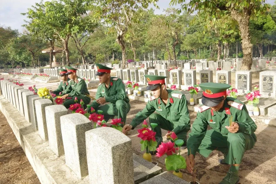 Mây trắng đồi 82 Mây trắng đồi 82