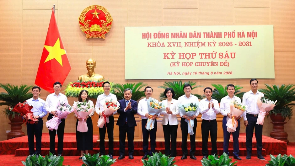 Miễn nhiệm 11 Ủy viên UBND TP Hà Nội theo cơ cấu mới Miễn nhiệm 11 Ủy viên UBND TP Hà Nội theo cơ cấu mới