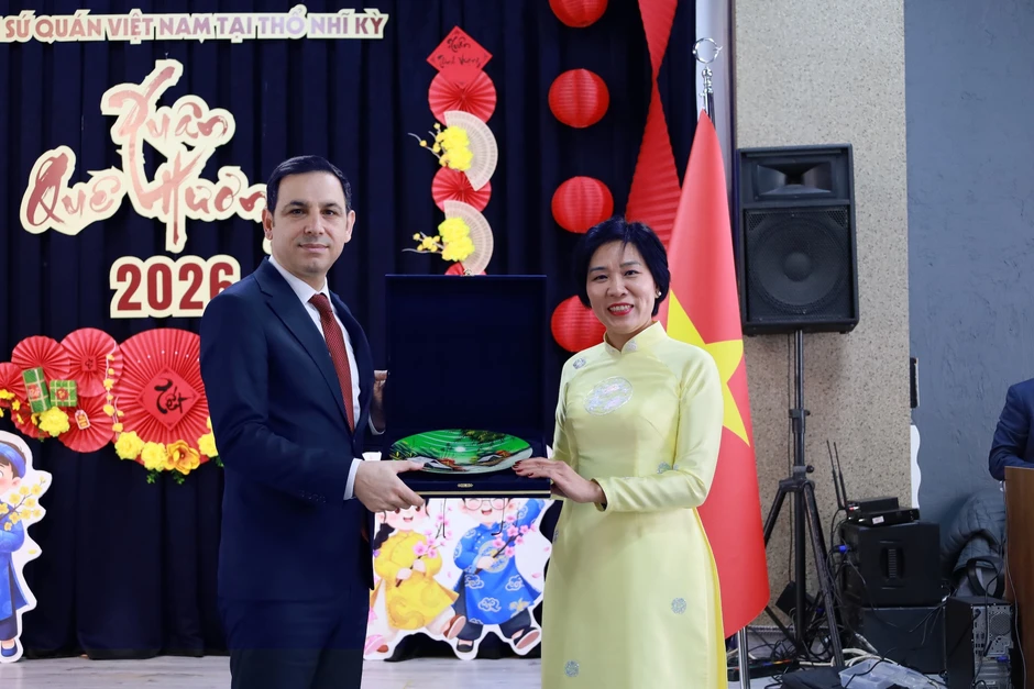 Mở ra nhiều cơ hội mới, những động lực quan trọng nhằm tiếp tục thúc đẩy mối quan hệ hữu nghị và hợp tác Việt Nam-Thổ Nhĩ Kỳ Mở ra nhiều cơ hội mới, những động lực quan trọng nhằm tiếp tục thúc đẩy mối quan hệ hữu nghị và hợp tác Việt Nam-Thổ Nhĩ Kỳ