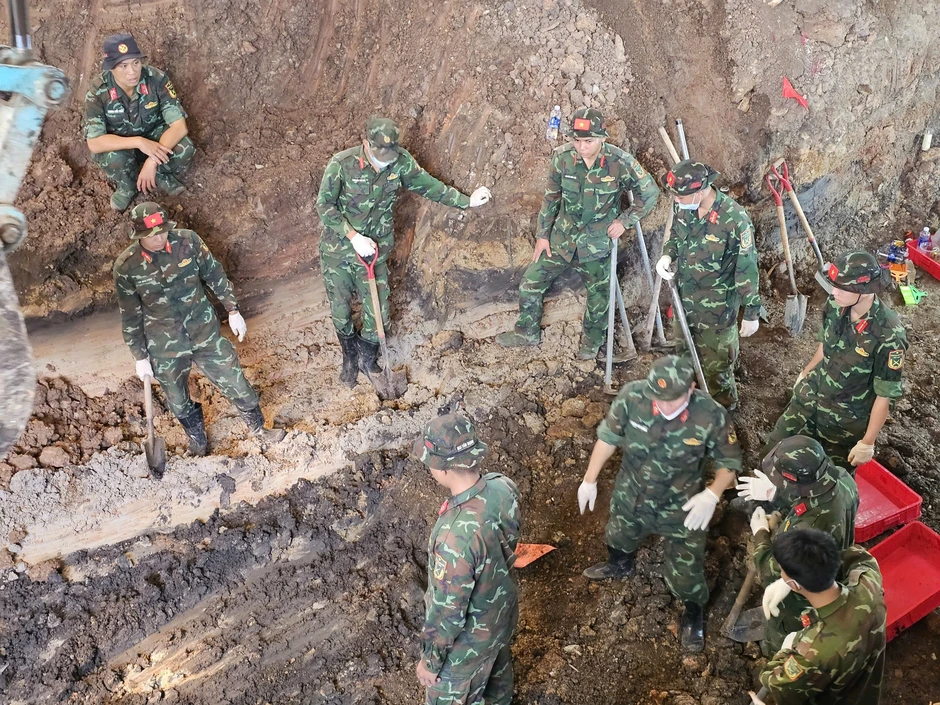 Mở rộng rãnh mộ thứ nhất ở Công viên Lê Thị Riêng, tìm thấy thêm 24 bộ hài cốt liệt sĩ Mở rộng rãnh mộ thứ nhất ở Công viên Lê Thị Riêng, tìm thấy thêm 24 bộ hài cốt liệt sĩ