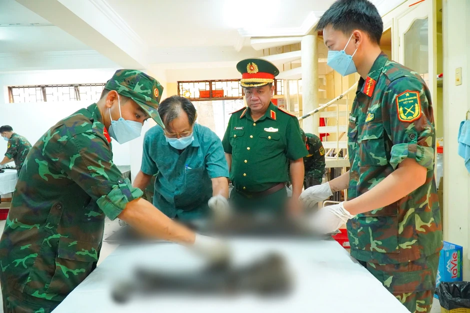 Mở rộng rãnh mộ thứ nhất ở Công viên Lê Thị Riêng, tìm thấy thêm 24 bộ hài cốt liệt sĩ Mở rộng rãnh mộ thứ nhất ở Công viên Lê Thị Riêng, tìm thấy thêm 24 bộ hài cốt liệt sĩ