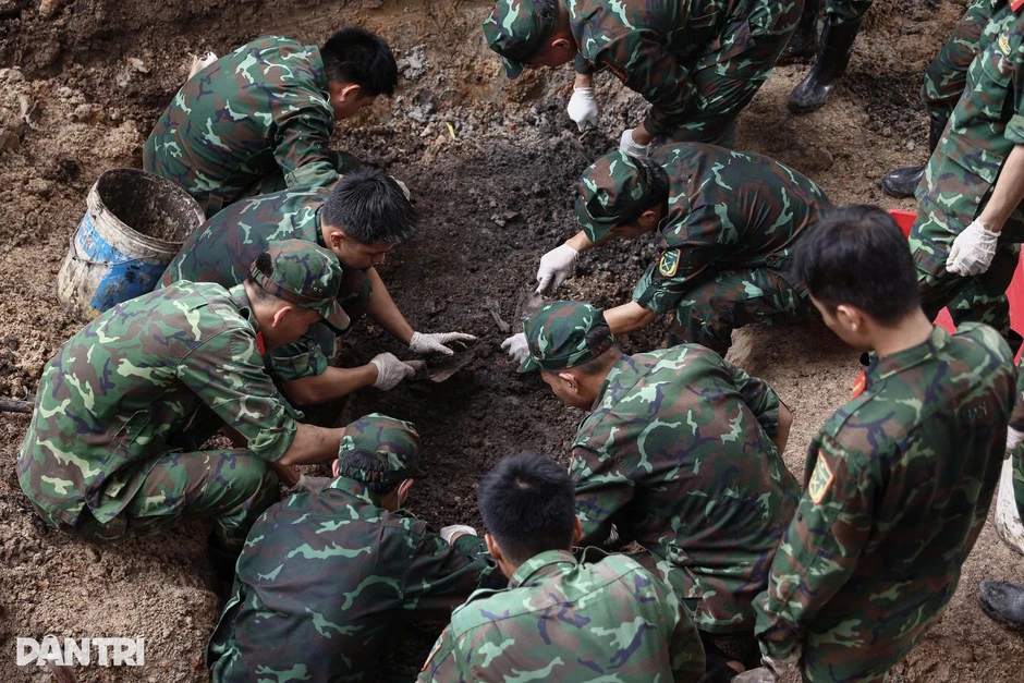 Mở rộng tìm kiếm ở Công viên Lê Thị Riêng, phát hiện thêm 5 bộ hài cốt liệt sĩ Mở rộng tìm kiếm ở Công viên Lê Thị Riêng, phát hiện thêm 5 bộ hài cốt liệt sĩ