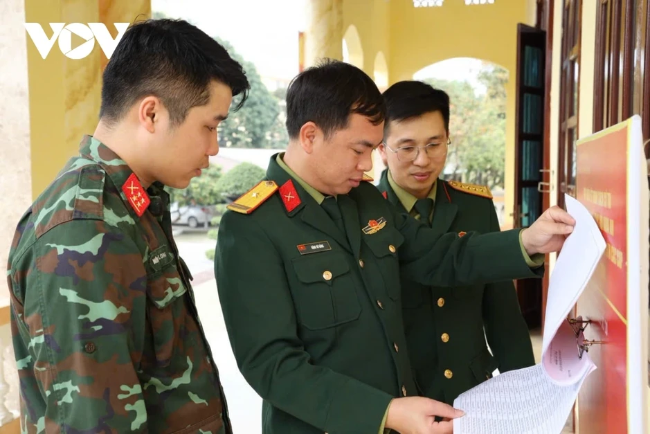 Mỗi cán bộ, chiến sĩ là một tuyên truyền viên tích cực cho cuộc bầu cử Mỗi cán bộ, chiến sĩ là một tuyên truyền viên tích cực cho cuộc bầu cử