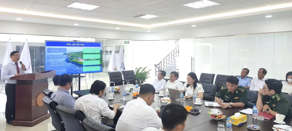 Mỗi đảng viên là một “pháo đài” tư tưởng vững chắc Mỗi đảng viên là một “pháo đài” tư tưởng vững chắc
