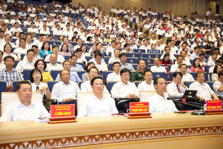 Một năm chính quyền 2 cấp ở Hải Phòng: Nhiệm vụ đặt ra cao, nhiều cán bộ cấp xã chưa đáp ứng yêu cầu Một năm chính quyền 2 cấp ở Hải Phòng: Nhiệm vụ đặt ra cao, nhiều cán bộ cấp xã chưa đáp ứng yêu cầu