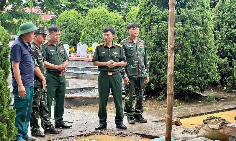 Mưa nhiều khiến việc khai quật, lấy mẫu hài cốt tại Nghĩa trang liệt sĩ Độc Lập thêm khó khăn Mưa nhiều khiến việc khai quật, lấy mẫu hài cốt tại Nghĩa trang liệt sĩ Độc Lập thêm khó khăn