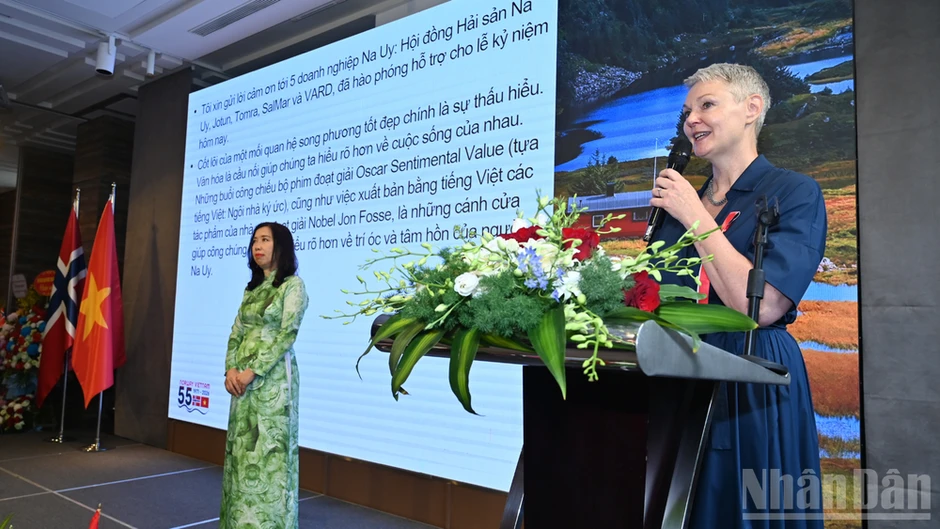 Mừng quốc khánh Na Uy và kỷ niệm 55 năm thiết lập quan hệ ngoại giao Việt Nam-Na Uy Mừng quốc khánh Na Uy và kỷ niệm 55 năm thiết lập quan hệ ngoại giao Việt Nam-Na Uy
