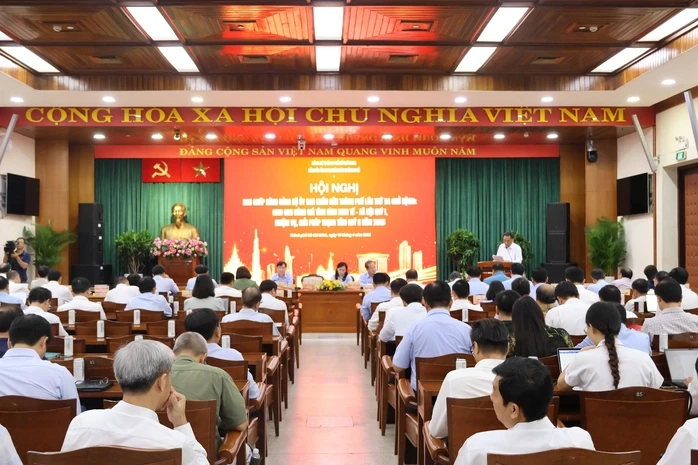 Muốn tăng trưởng hai con số, TPHCM phải hành động khác biệt, quyết liệt Muốn tăng trưởng hai con số, TPHCM phải hành động khác biệt, quyết liệt