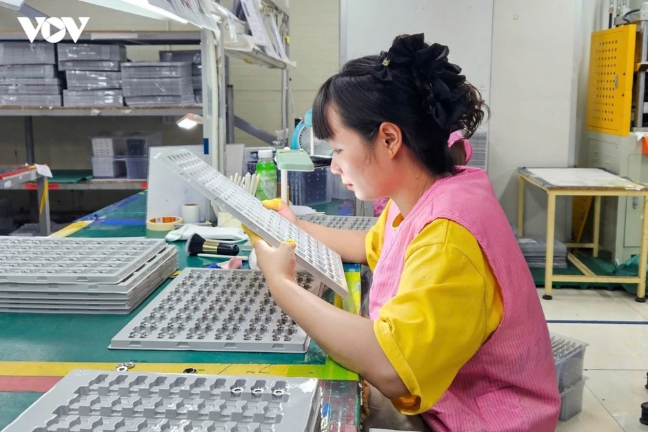 Nâng cao hàm lượng tri thức, công nghệ để kích hoạt mô hình tăng trưởng mới Nâng cao hàm lượng tri thức, công nghệ để kích hoạt mô hình tăng trưởng mới