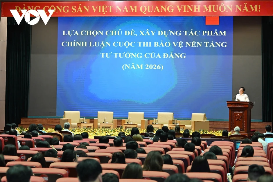 Nâng cao kỹ năng sáng tác tác phẩm chính luận bảo vệ nền tảng tư tưởng của Đảng