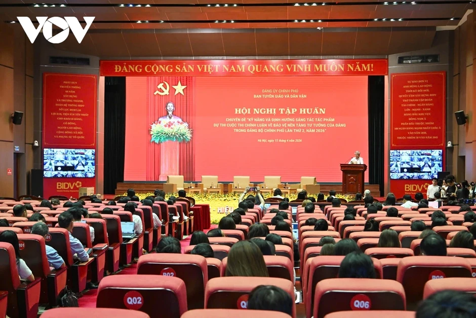 Nâng cao kỹ năng sáng tác tác phẩm chính luận bảo vệ nền tảng tư tưởng của Đảng