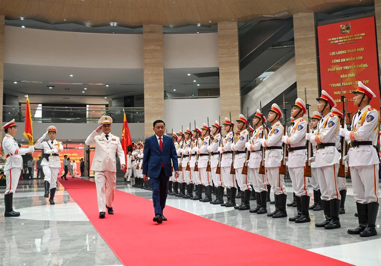 Nâng cao năng lực dự báo, tham mưu chiến lược các vấn đề an ninh nội địa Nâng cao năng lực dự báo, tham mưu chiến lược các vấn đề an ninh nội địa