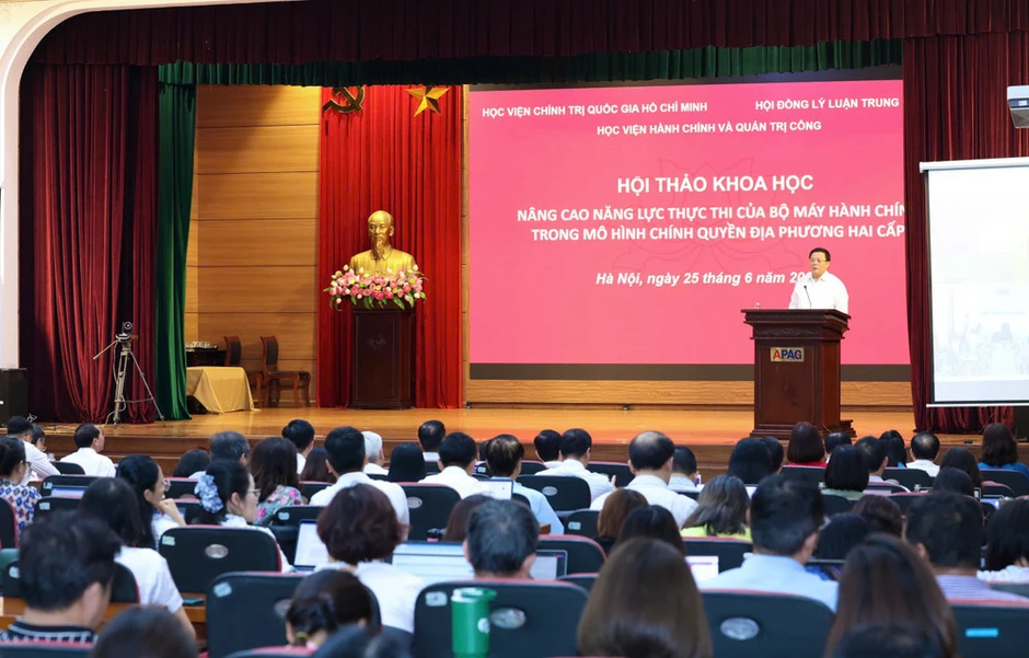 Nâng cao năng lực thực thi của bộ máy hành chính trong mô hình chính quyền địa phương hai cấp Nâng cao năng lực thực thi của bộ máy hành chính trong mô hình chính quyền địa phương hai cấp