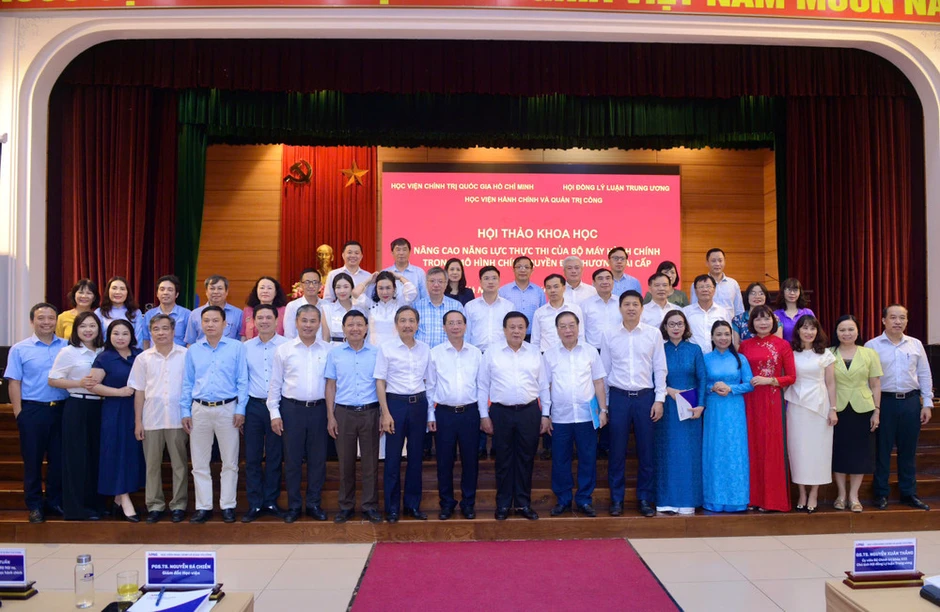 Nâng cao năng lực thực thi của bộ máy hành chính trong mô hình chính quyền địa phương hai cấp Nâng cao năng lực thực thi của bộ máy hành chính trong mô hình chính quyền địa phương hai cấp