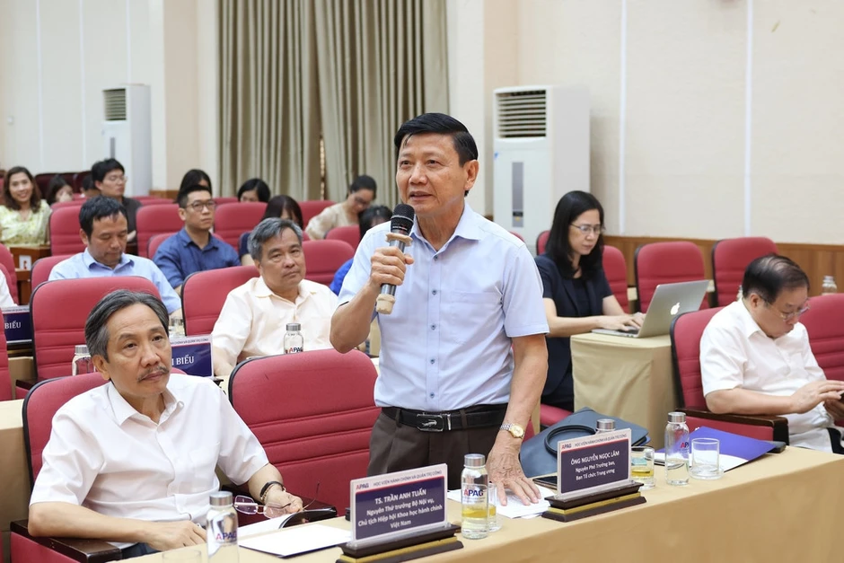 Nâng cao năng lực thực thi của bộ máy hành chính trong mô hình chính quyền địa phương hai cấp Nâng cao năng lực thực thi của bộ máy hành chính trong mô hình chính quyền địa phương hai cấp