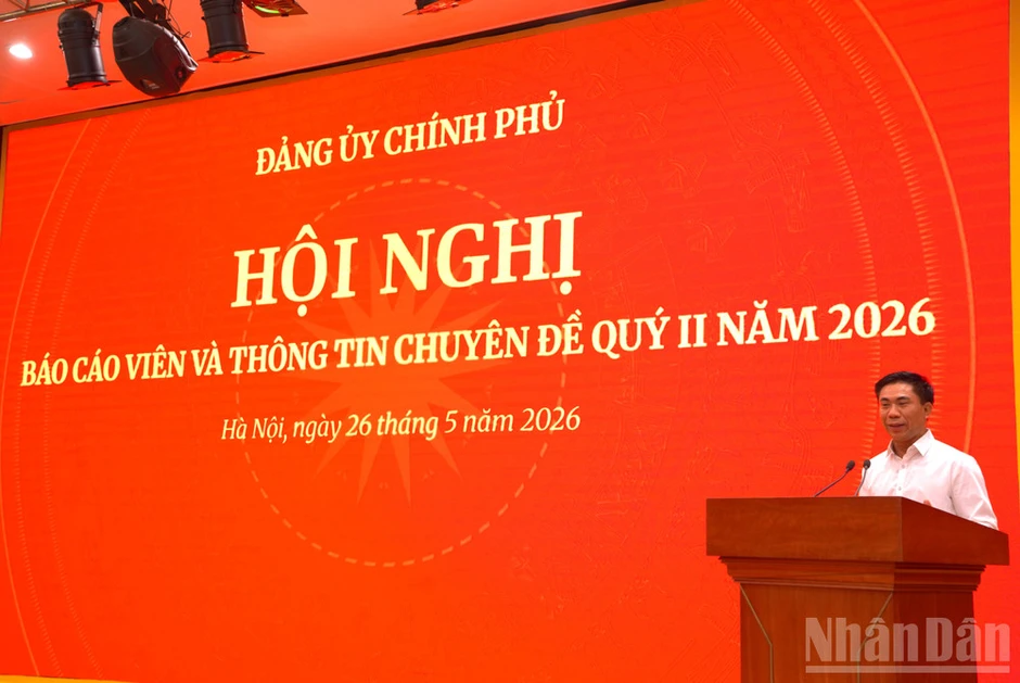 Nâng cao nhận thức, trách nhiệm của cấp ủy, tổ chức đảng trong Đảng bộ Chính phủ đối với công tác chính trị, tư tưởng Nâng cao nhận thức, trách nhiệm của cấp ủy, tổ chức đảng trong Đảng bộ Chính phủ đối với công tác chính trị, tư tưởng