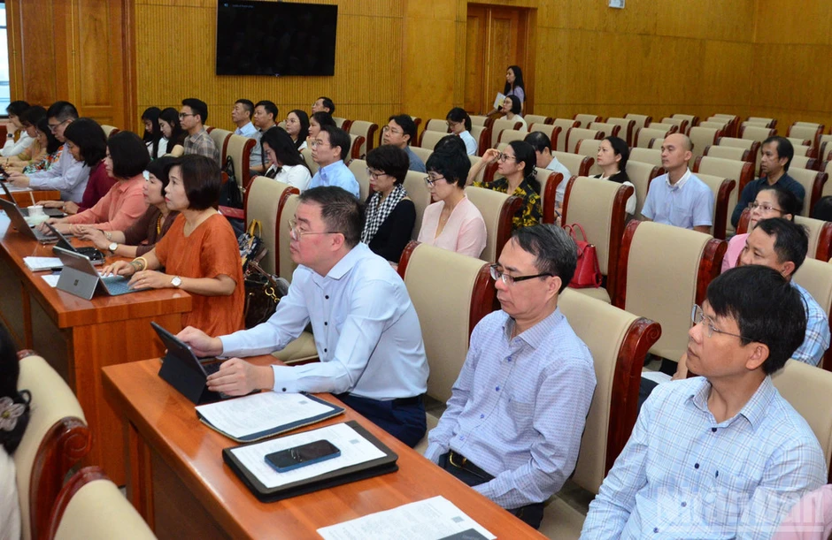 Nâng cao tính chủ động, tính chiến đấu và hiệu quả trong công tác bảo vệ nền tảng tư tưởng của Đảng Nâng cao tính chủ động, tính chiến đấu và hiệu quả trong công tác bảo vệ nền tảng tư tưởng của Đảng