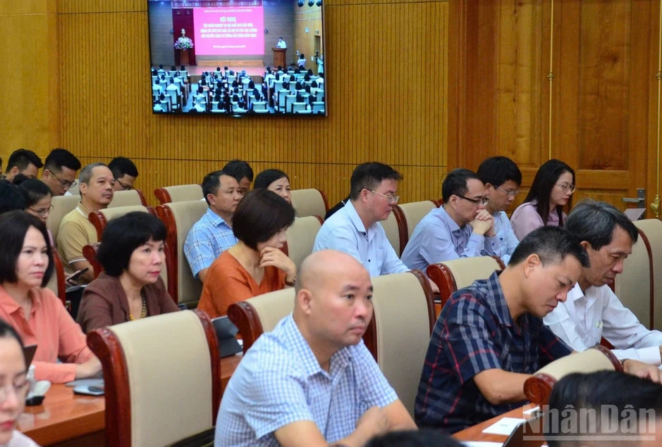 Nâng cao tính chủ động, tính chiến đấu và hiệu quả trong công tác bảo vệ nền tảng tư tưởng của Đảng Nâng cao tính chủ động, tính chiến đấu và hiệu quả trong công tác bảo vệ nền tảng tư tưởng của Đảng