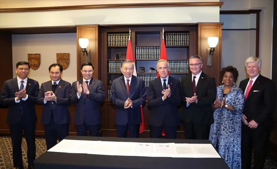 Nâng cấp quan hệ Việt Nam - Canada lên Đối tác chiến lược Nâng cấp quan hệ Việt Nam - Canada lên Đối tác chiến lược