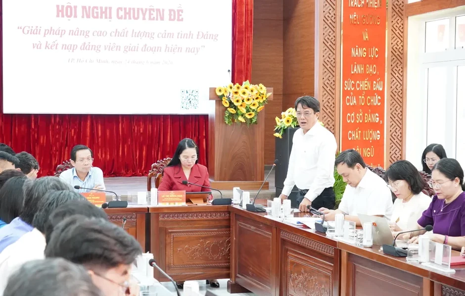 Nâng chất lượng tạo nguồn, tháo gỡ điểm nghẽn trong phát triển đảng viên Nâng chất lượng tạo nguồn, tháo gỡ điểm nghẽn trong phát triển đảng viên