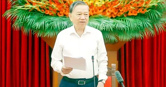 Nâng tầm báo cáo tổng kết thành một bản tuyên ngôn phát triển của Đảng