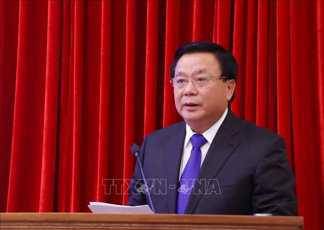 Nâng tầm, định vị vai trò lý luận, phê bình văn học, nghệ thuật trong kỷ nguyên mới Nâng tầm, định vị vai trò lý luận, phê bình văn học, nghệ thuật trong kỷ nguyên mới