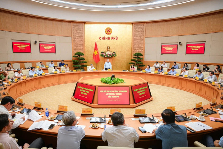 Nâng tầm lãnh đạo, chỉ đạo công tác bảo vệ nền tảng tư tưởng của Đảng Nâng tầm lãnh đạo, chỉ đạo công tác bảo vệ nền tảng tư tưởng của Đảng