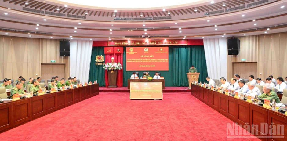 Nâng tầm nghiên cứu lý luận những vấn đề mới trong tư duy, nhận thức của Đảng về an ninh quốc gia Nâng tầm nghiên cứu lý luận những vấn đề mới trong tư duy, nhận thức của Đảng về an ninh quốc gia