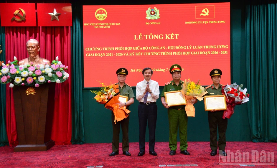 Nâng tầm nghiên cứu lý luận những vấn đề mới trong tư duy, nhận thức của Đảng về an ninh quốc gia Nâng tầm nghiên cứu lý luận những vấn đề mới trong tư duy, nhận thức của Đảng về an ninh quốc gia