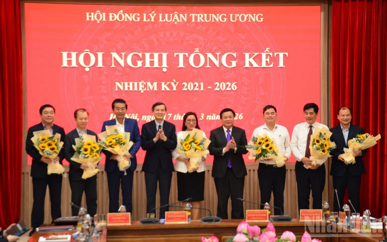 Nâng tầm vai trò là cơ quan nghiên cứu và tư vấn chiến lược của Đảng về công tác lý luận Nâng tầm vai trò là cơ quan nghiên cứu và tư vấn chiến lược của Đảng về công tác lý luận
