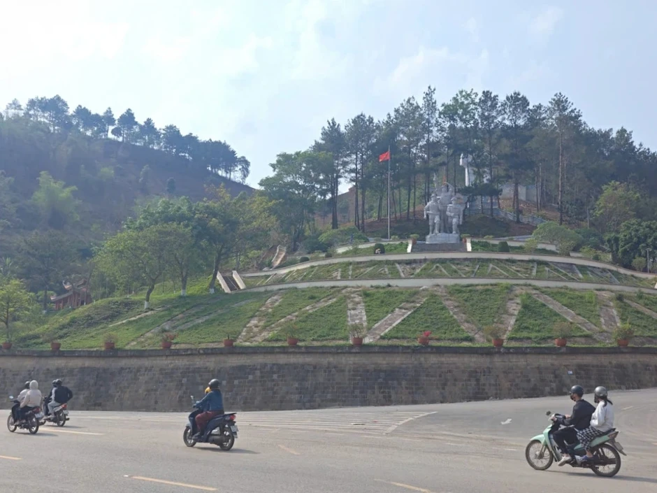 Ngã ba Cò Nòi - từ “yết hầu” tuyến lửa đến địa chỉ đỏ truyền thống cách mạng Ngã ba Cò Nòi - từ “yết hầu” tuyến lửa đến địa chỉ đỏ truyền thống cách mạng