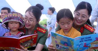 Ngày hội "Vì bình yên bản làng"