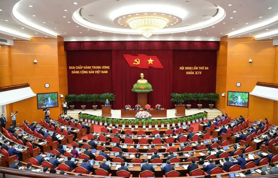 Ngày làm việc đầu tiên của Hội nghị Trung ương lần thứ ba Ngày làm việc đầu tiên của Hội nghị Trung ương lần thứ ba