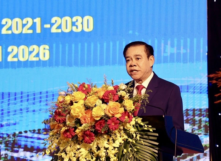 Nghệ An cần chuyển biến về chất trong mô hình phát triển Nghệ An cần chuyển biến về chất trong mô hình phát triển